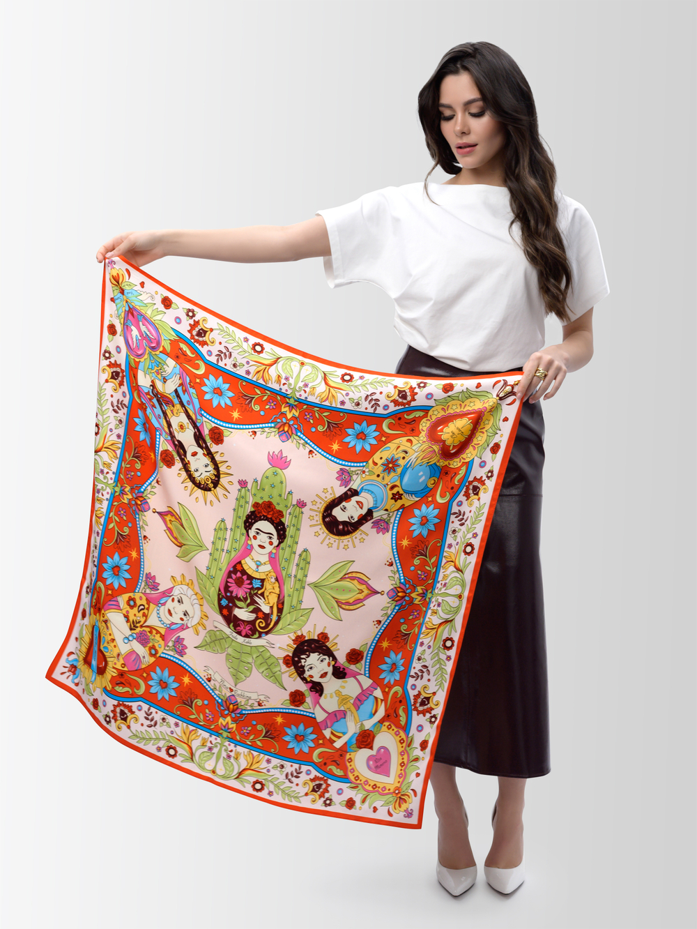 Платок «Матрёшки. Латинская Америка»