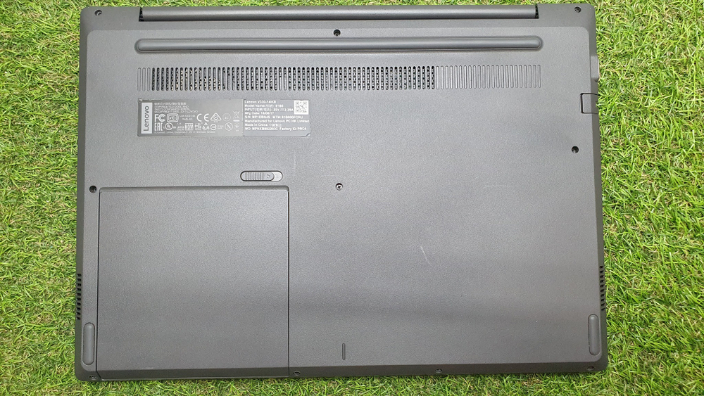 Ноутбук Lenovo i3-8/4Gb/FHD/V330-14IKB [81b000fcru]/Windows 10