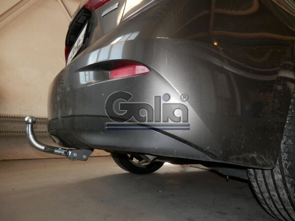 Фаркоп оцинкованный Galia M135A для Mazda 3 седан 2013-(паспорт и сертификат в комплекте)(без электрики)