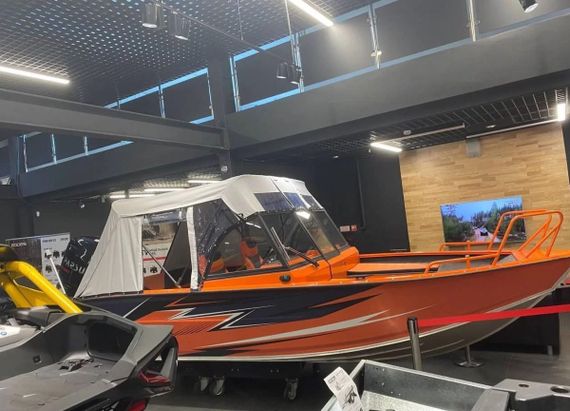 Катер-лодка алюминиевая ТРИЕРА 540 Боурайдер Комфорт Б/У