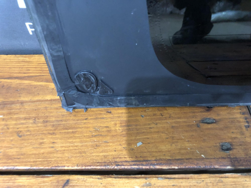 Стекло багажника правое Toyota Land Cruiser 200 07-21 Б/У Оригинал 6271060E50