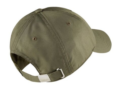 Кепка теннисная Nike H86 Metal Swoosh Cap - medium olive/metallic silver