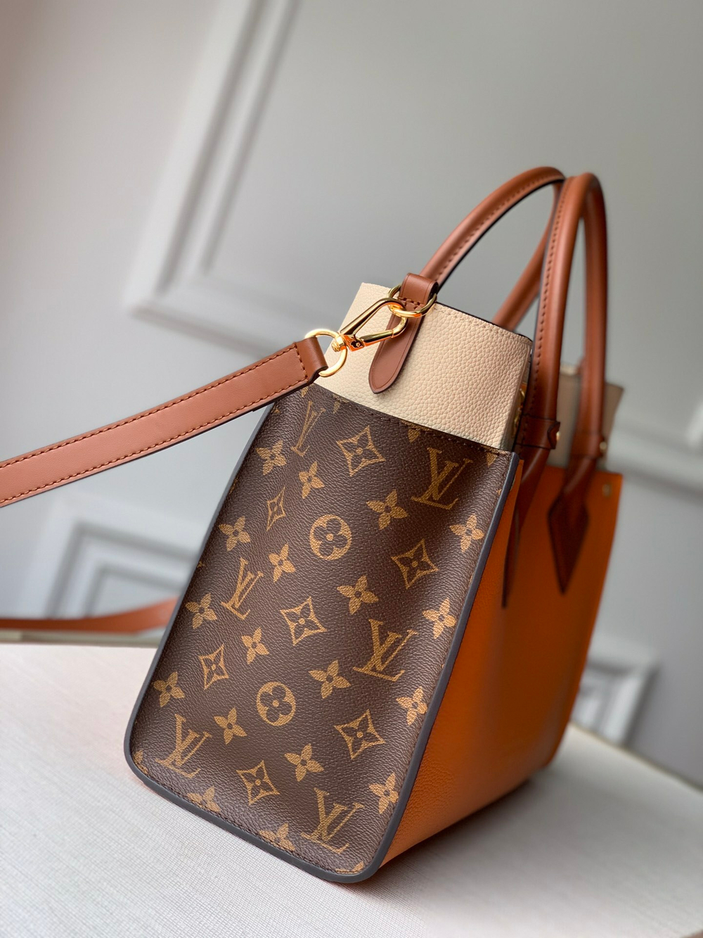 Louis Vuitton On My Side MM