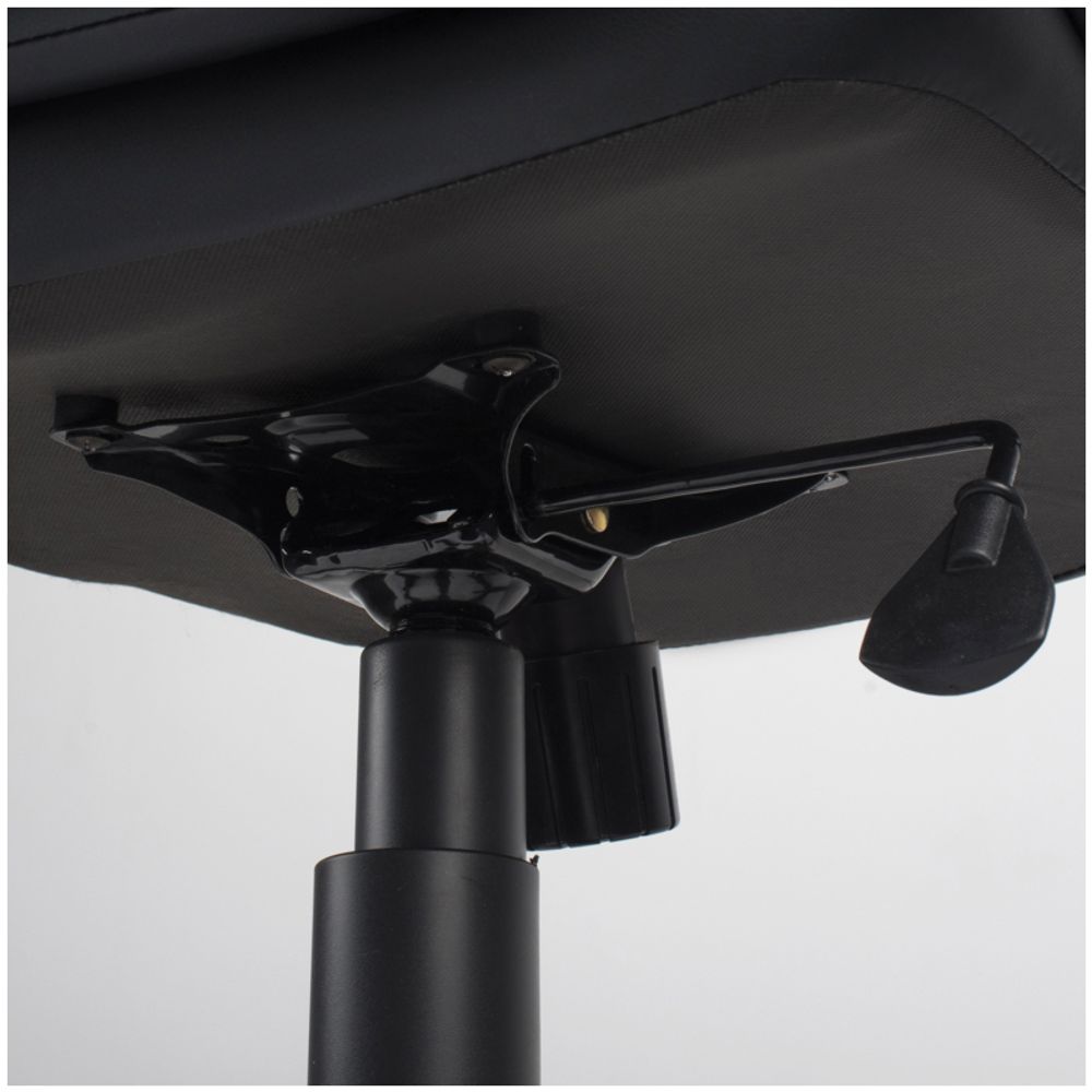 Кресло руководителя Helmi HL-E68 "Reputation", экокожа черная, мягкий подлокотник