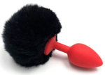 Красная анальная пробка с пушистым черным хвостиком зайчика (Цвет: черный)