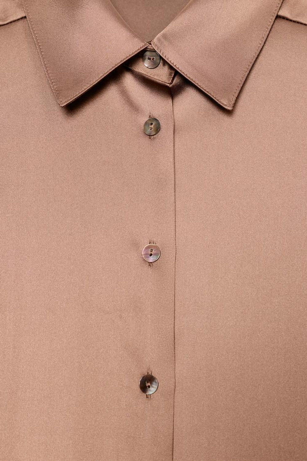 ZARA АТЛАСНАЯ РУБАШКА СО СПУЩЕННЫМ ПЛЕЧОМ, МЯГКИЙ КАШТАНОВЫЙ