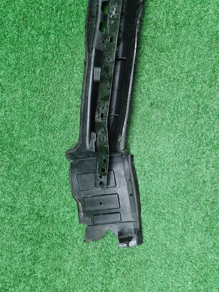 Воздуховод радиатора верхний BMW X3 G01 (17-21)