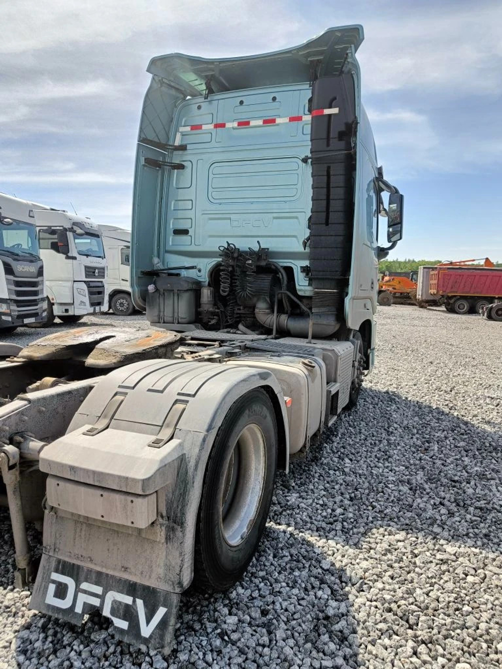 DongFeng DFH 4x2 Седельный тягач DFH4180 (Дизельный, 13,5 л, 518 л.с., АТ)