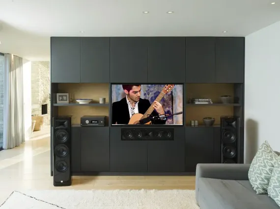 Arcam AVR11