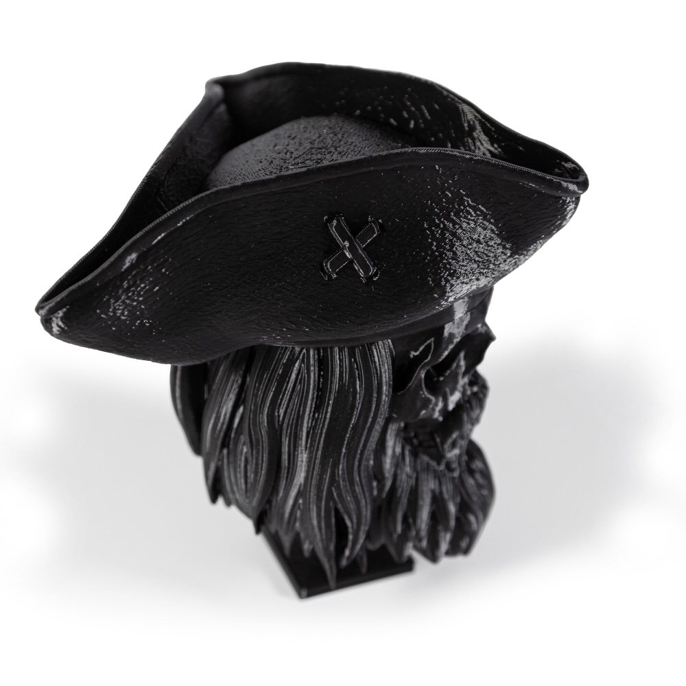 Бородатый череп в пиратской шляпе, фигурка для декора интерьера, арт-объект, 3D печать, черный 14 см.