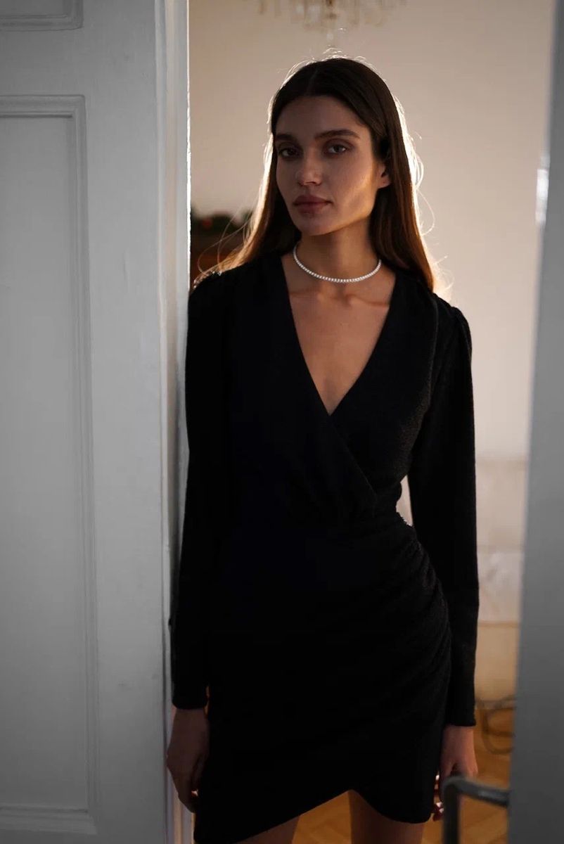 Платье из трикотажа с драпировками черное