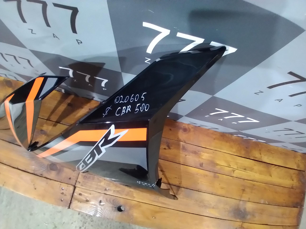 Пластик левая сторона Honda CBR500 16-21 Новый Оригинал 64430MJWJ000