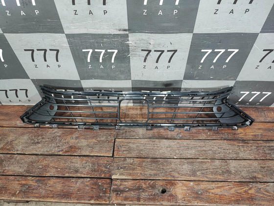 Решетка переднего бампера Voyah Free 21-нв Б/У Оригинал H97A2803008AA