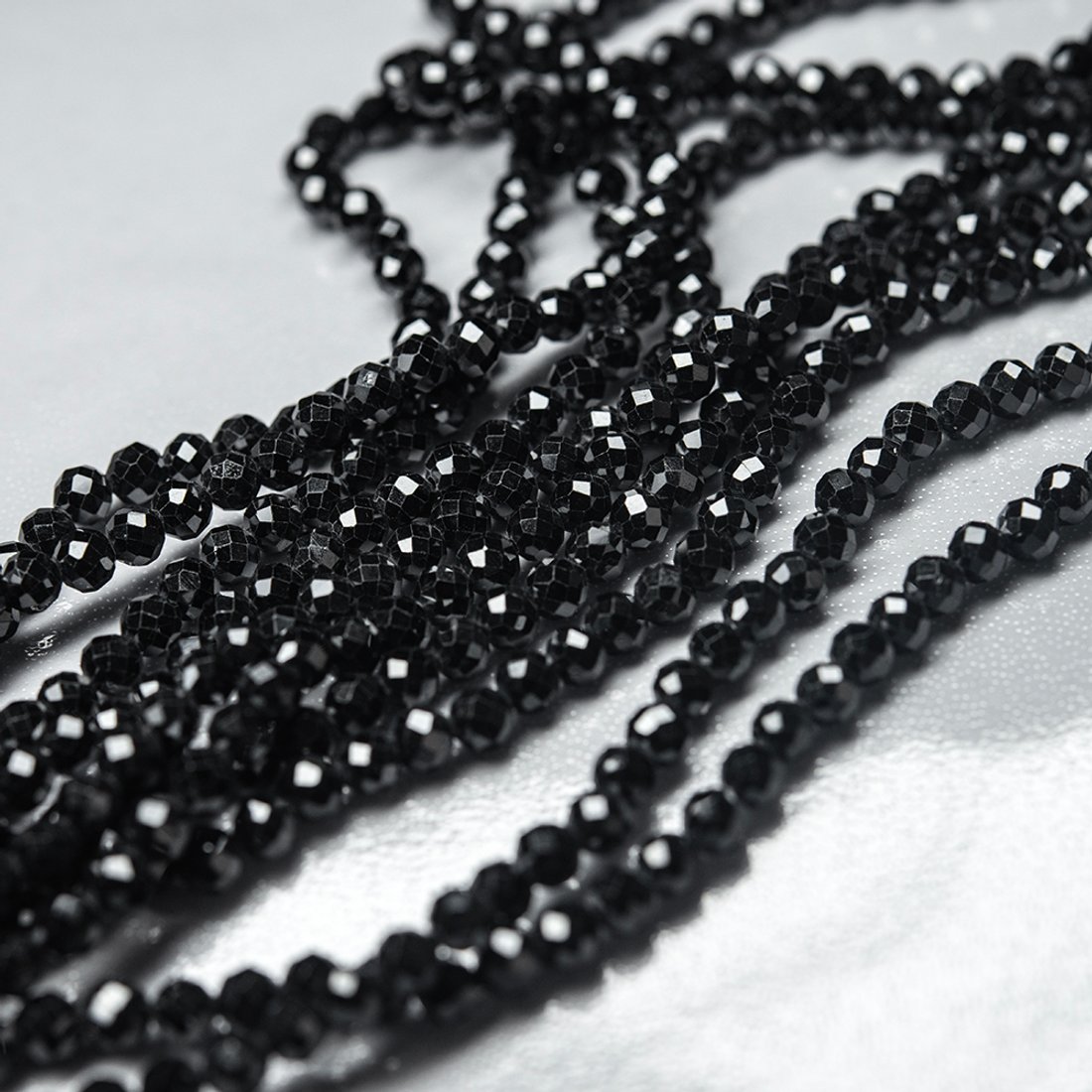 Фианиты, оттенок "Noir", 4мм шар, микроогранка