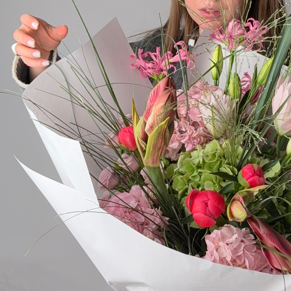 Букет авторский Любовь в лепестках