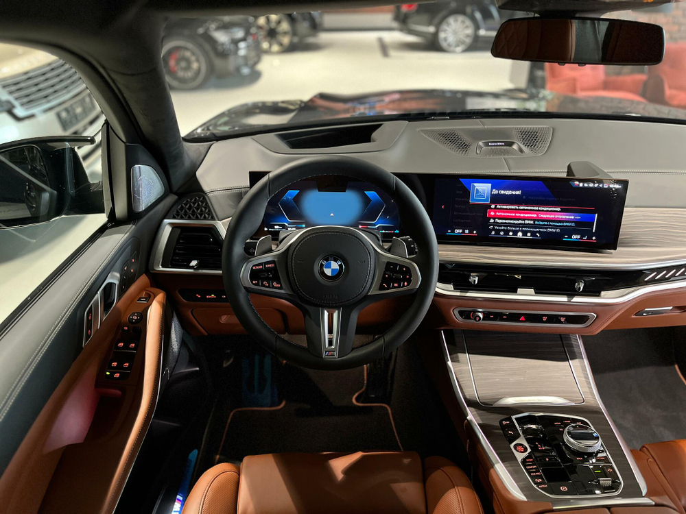 BMW X5 M60i,  2023