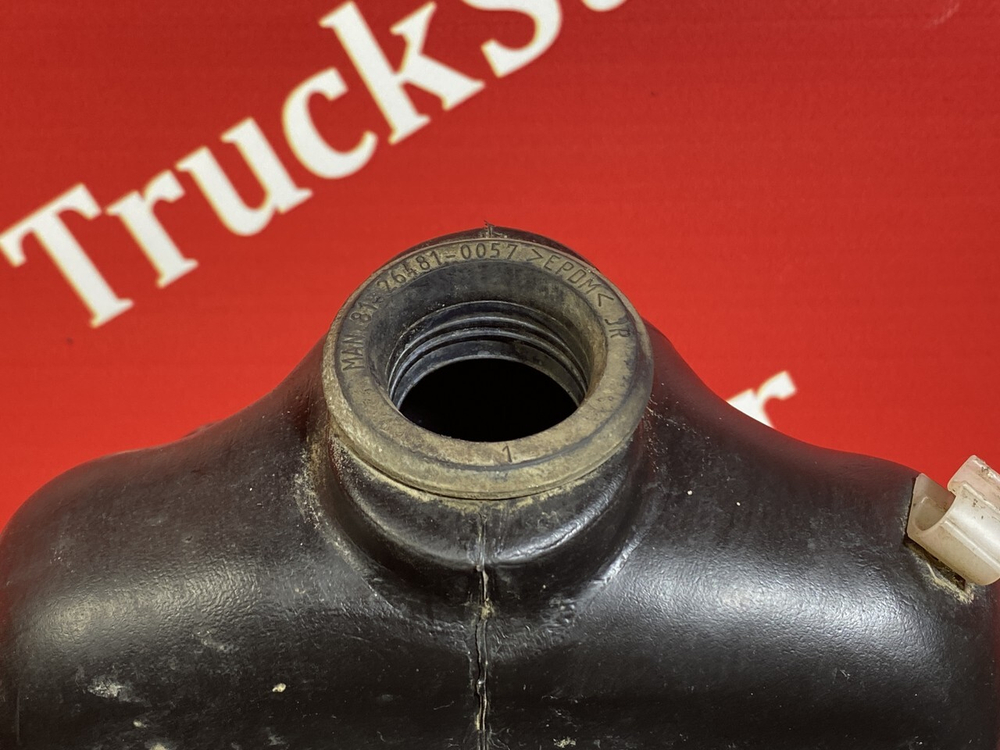 Бачок омывателя лобового стекла 2017г