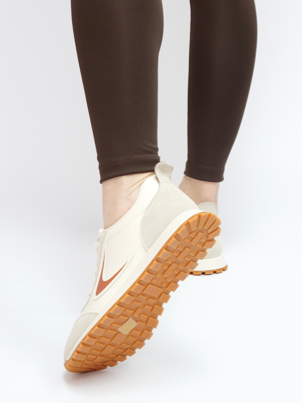 Кроссовки женские демисезонные