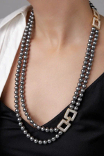 Браслет "Эмили" белый жемчуг с золотой застежкой из кубических микроцирконов