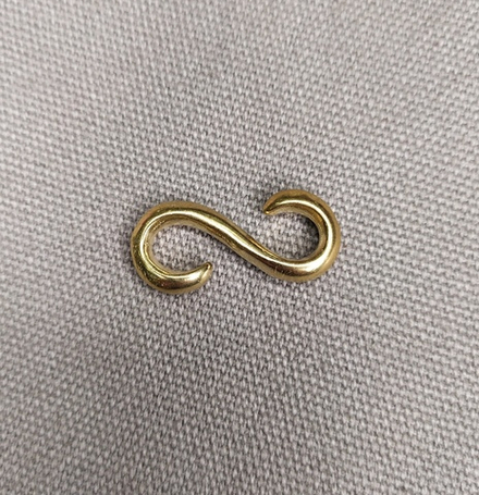 Крючок латунь