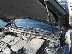 Упор (амортизатор) капота для Mazda 3 BL (2009-2013) Autoinnovation.08-03