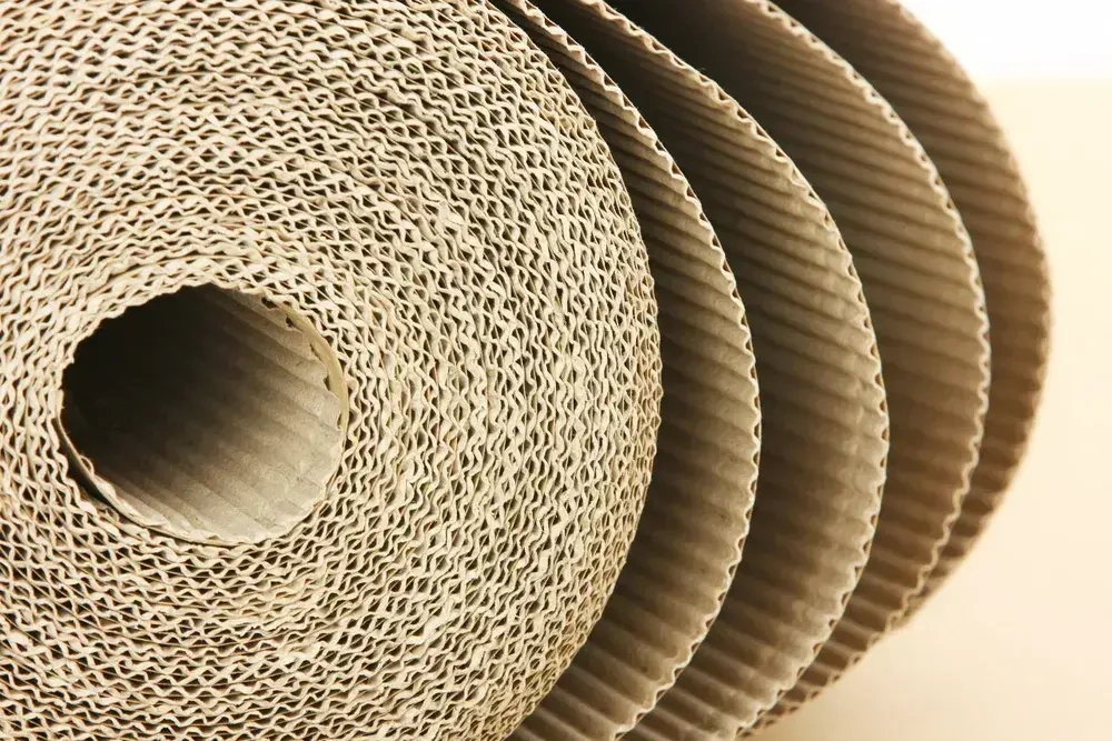 Картон упаковочный в рулоне ширина 1,05 метра длина 25 метров