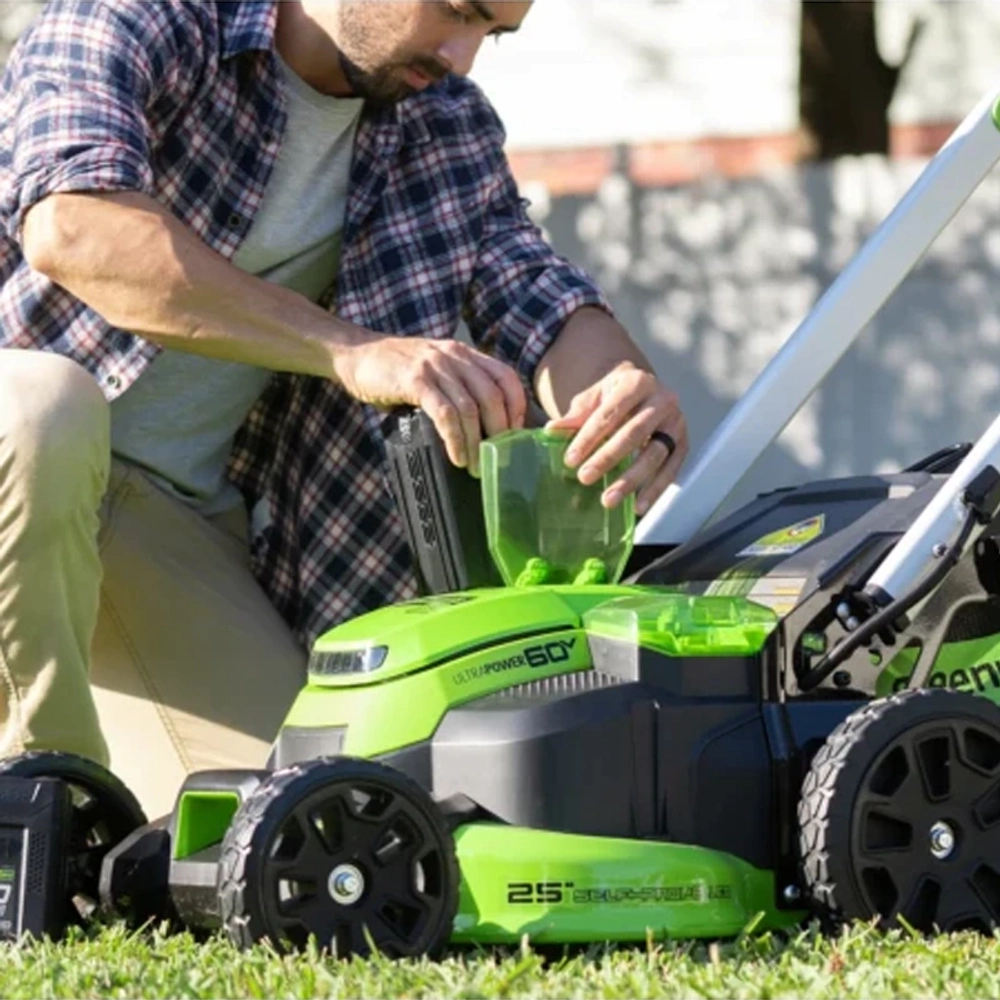 Аккумуляторная газонокосилка Greenworks GD60LM61K5 60В (1 x 5 Ач, ЗУ) нож 61 см, 2519107UG