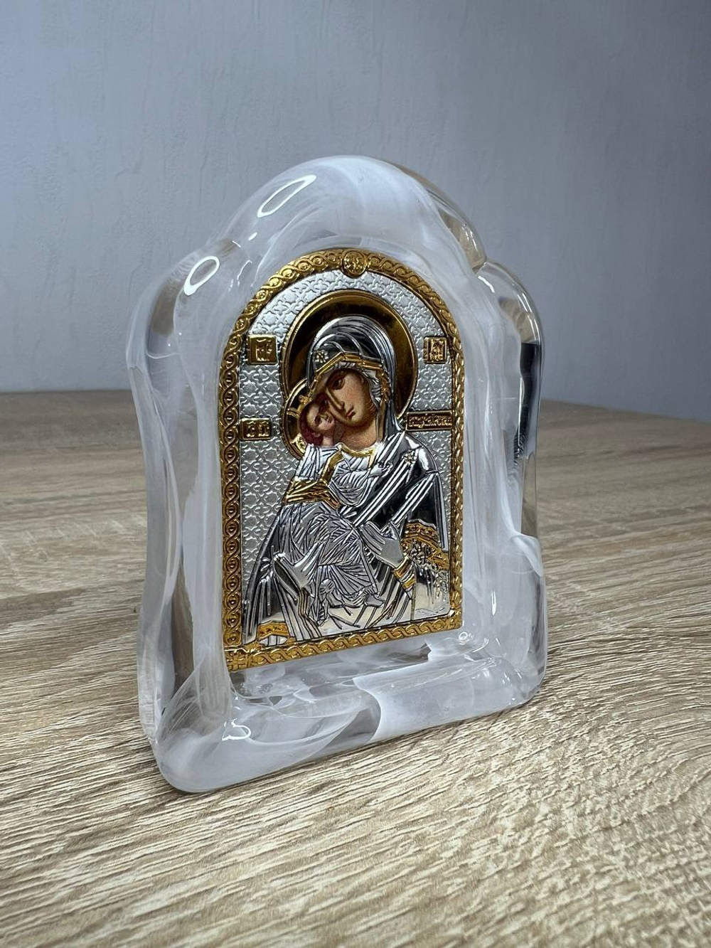 Владимирская, икона арочная, белое муранское стекло 86х112