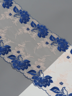 Вышивка на сетке серебристый пион с ультрамарином неэластичная ширина 25 см