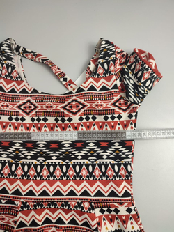 Платье H&M с орнаментом 38 размер