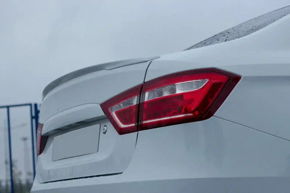 Лип спойлер багажника Lada Vesta