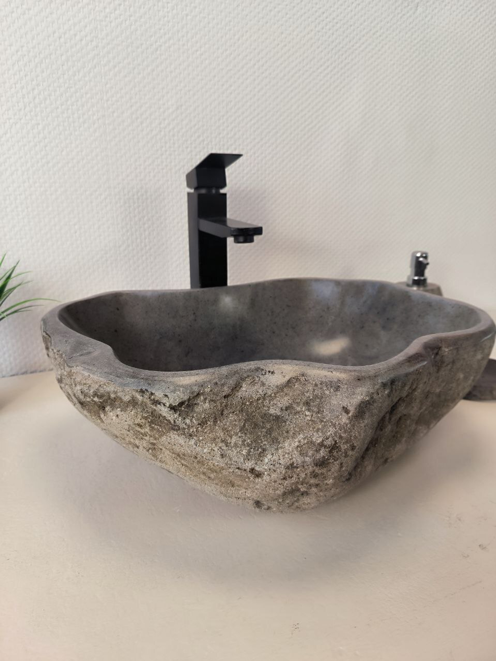 Раковина из речного камня RS-65969 45х36х15 из натурального камня