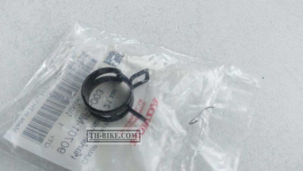 90701-MF5-003. CLAMP, WATER HOSE, 21MM. HONDA