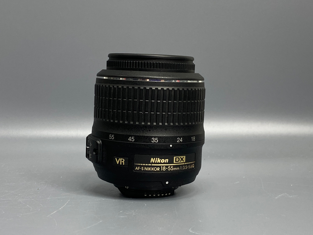 Nikon D3100 kit 18-55 mm 3.700 кадров