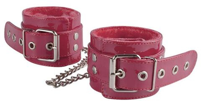 Бордовые лаковые оковы с меховой отделкой (Цвет: бордовый)