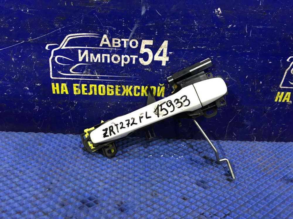 Ручка двери передней левой внешняя TOYOTA AVENSIS 2012-2015