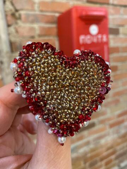 Брошь "Сердце из бисера"