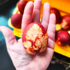 Яйца пасхальные крашеные с узором (в луковой шелухе) / 1 десяток Яйца пасхальные крашеные с узором (в луковой шелухе) / 1 десяток