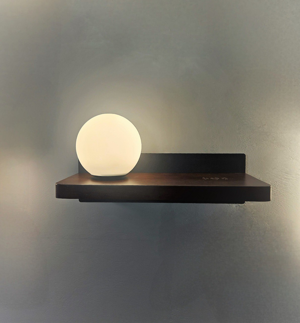 Бра Charging the lamp Right