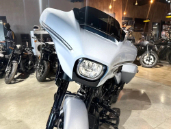 Harley-Davidson Street Glide 117 ATLAS SILVER METALLIC (BLACK TRIM) с НДС