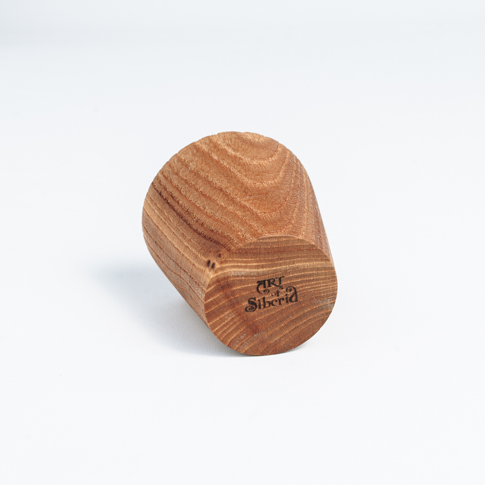 Деревянная текстурированная рюмка (стопка, шот) из древесины сибирский вяз. R11