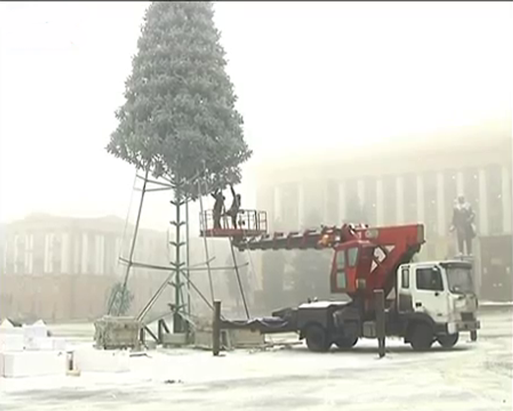 Уличная елка ствольная "Альпийская изумрудная" (пвх бело-зелёная) 6 м