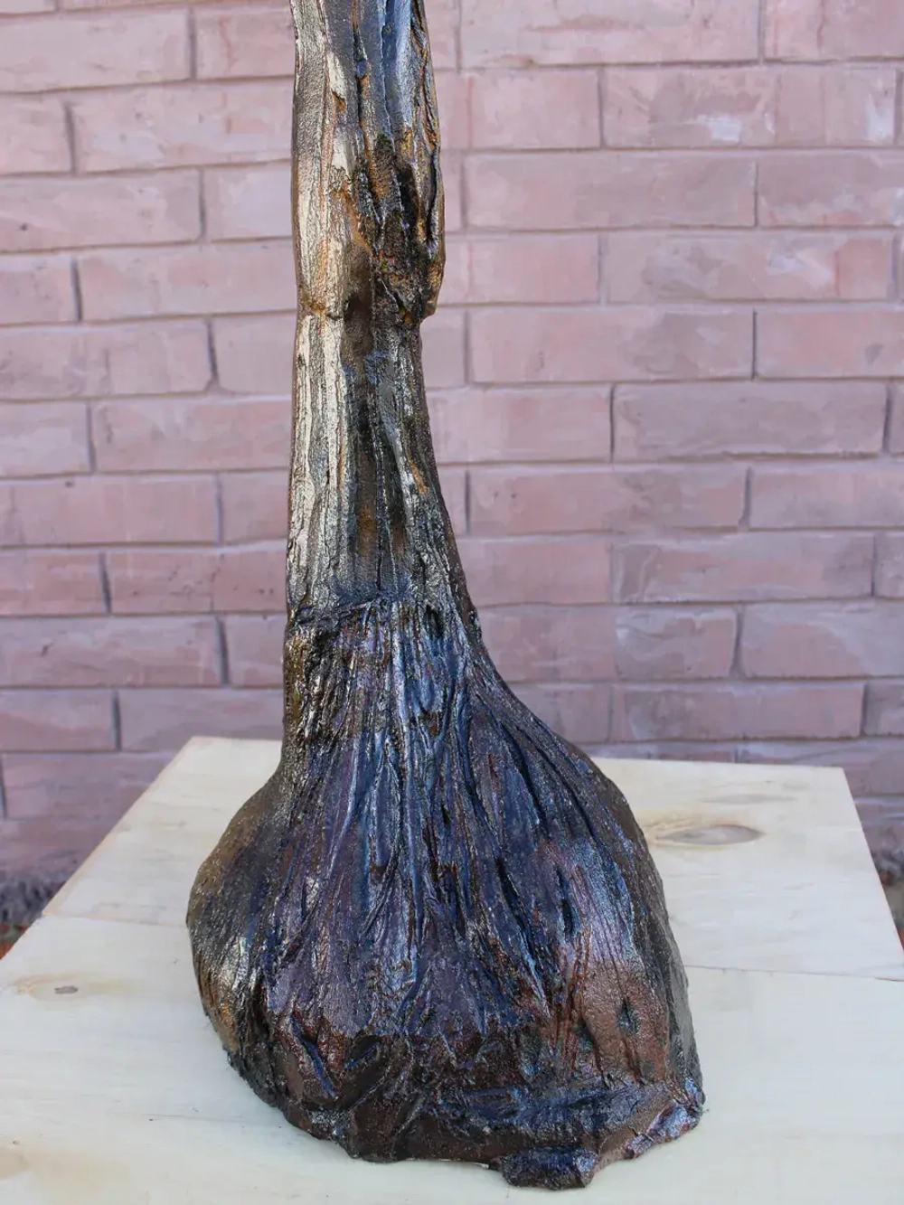 Садовая колонка для воды из архитектурного бетона