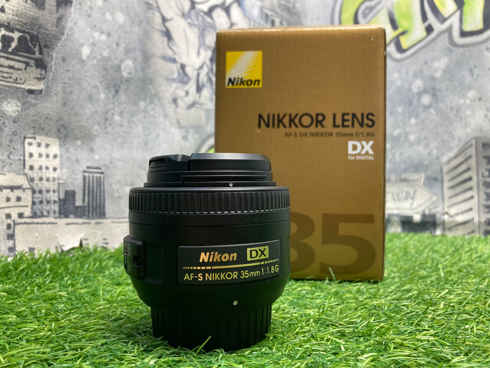 Nikon 35mm 1.8G AF-S DX Nikkor