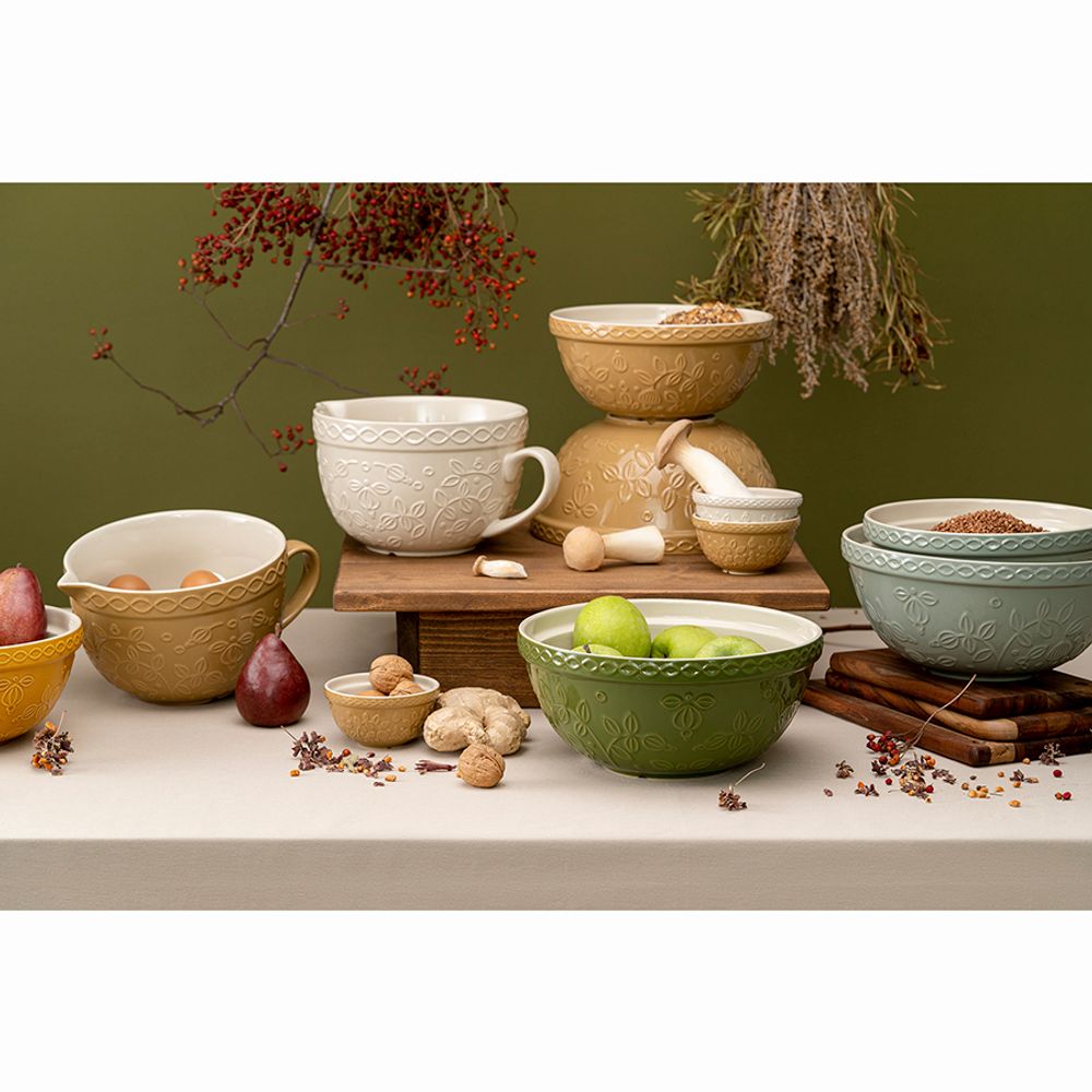 Миска бежевого цвета с рельефным узором Ягоды Тайги из коллекции Russian North, 2,5 л