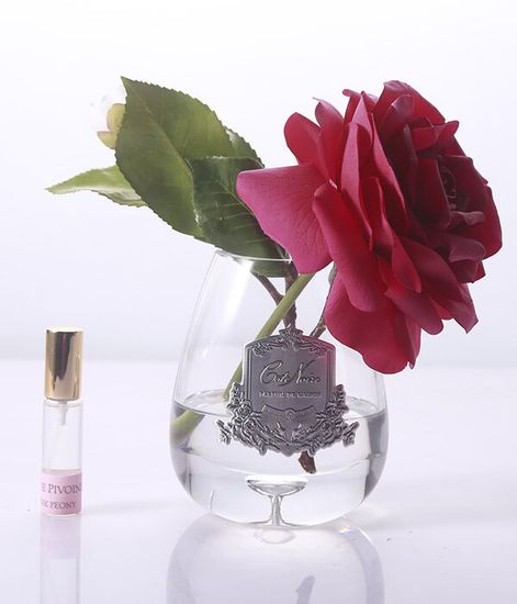 Роза чайная красная в прозрачной вазе, Cote Noire