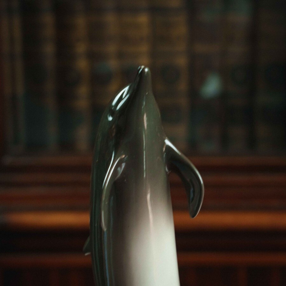 Фарфоровая статуэтка «Дельфин»