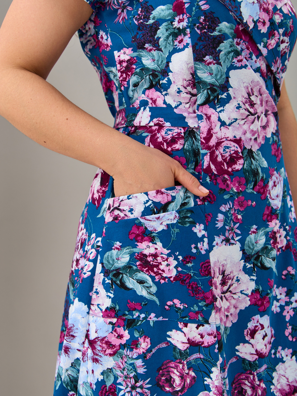 Халат Х-044/индиго-цветущийсад