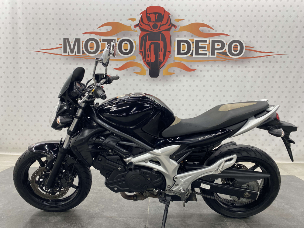 Suzuki Gladius SFV400 ABS , 2014