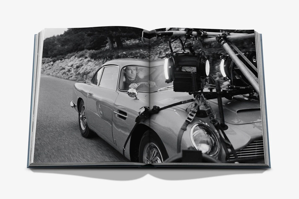 Книга на английском языке Assouline JAMES BOND CARS